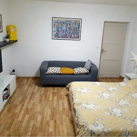 Cozy Near Hospital Apartment *