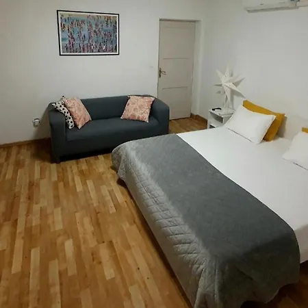 Апартаменты Cozy Near Hospital *