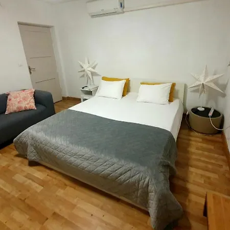 Апартаменты Cozy Near Hospital Сплит